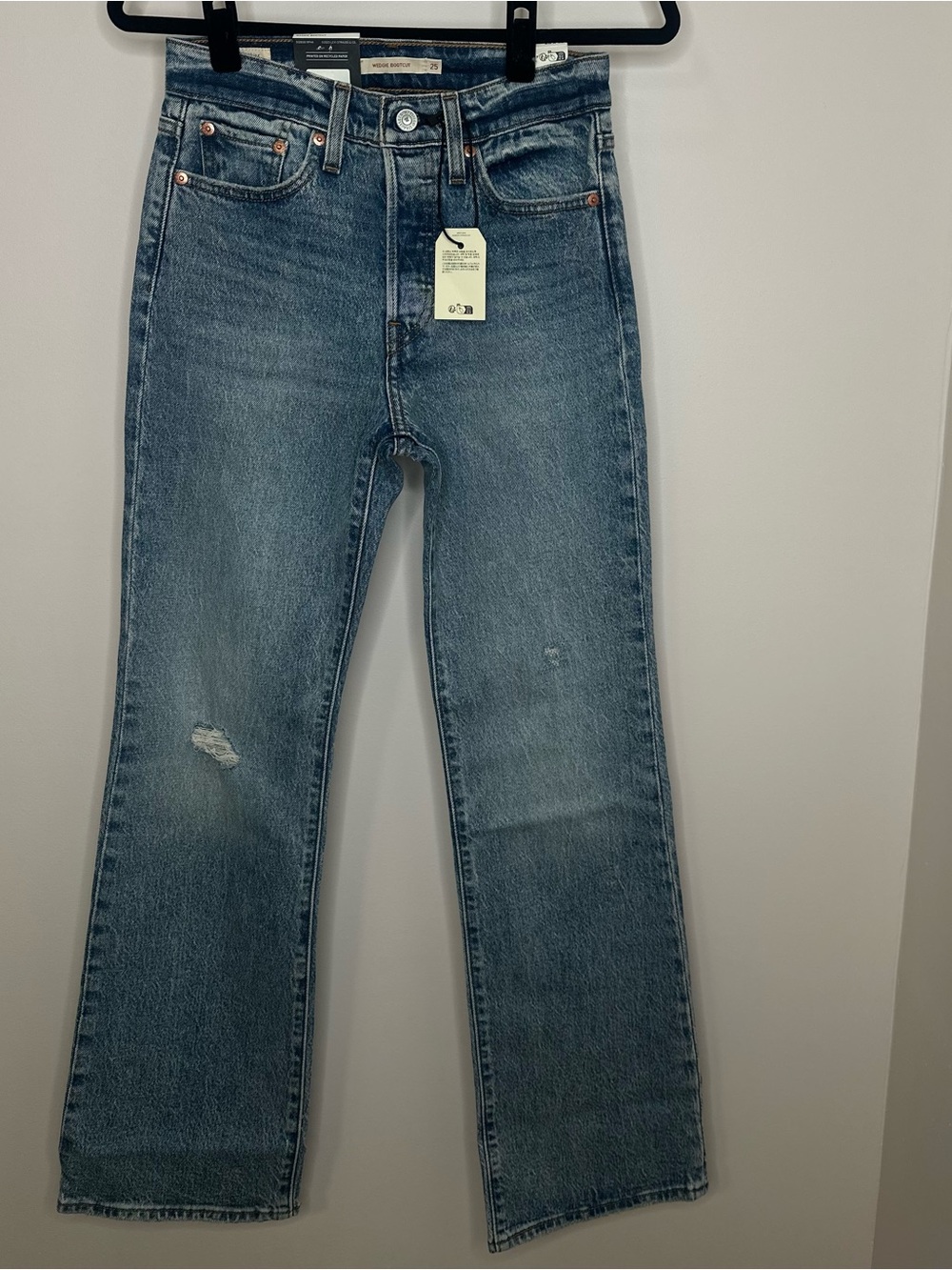 Levi’s Wedgie Bootcut Jeans High Rise Size 25 NWT Light Wash Stretch - Picture 2 of 7